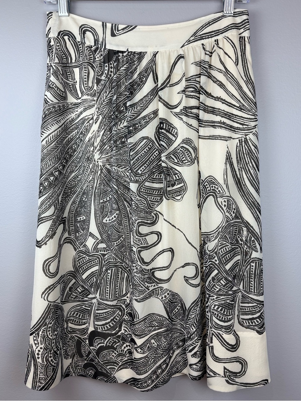 Theory 100% Silk Skirt Midi Cream with Black Abstract Floral Design Pockets